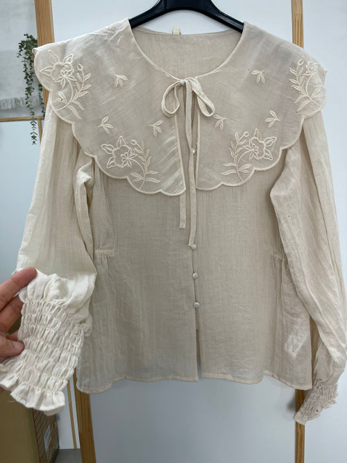 Camisa cuello floral