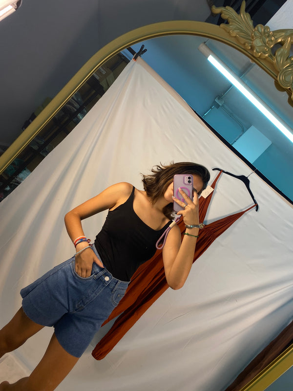Pantalón vaquero corto