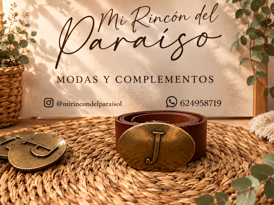Cinturón con hebilla dorada